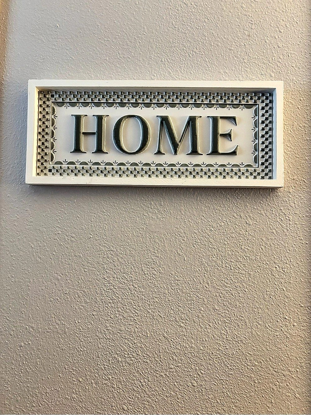HOME Wall Decor Sign in White & Gray 20”x 8”.